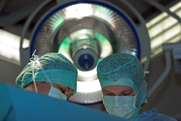 Operating room lamps: types of light