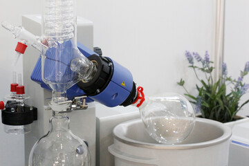 How can the Rotary Evaporator be used to purify organic compounds?