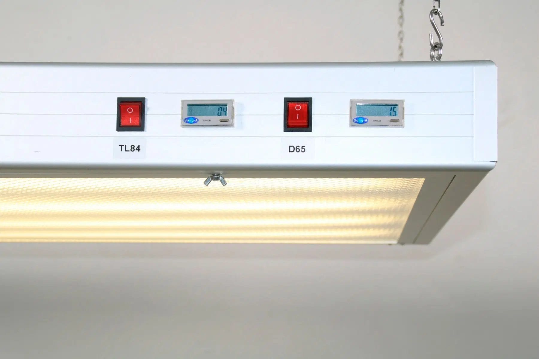 Enhance Your Lab's Precision with the Color Light Box by Kalstein