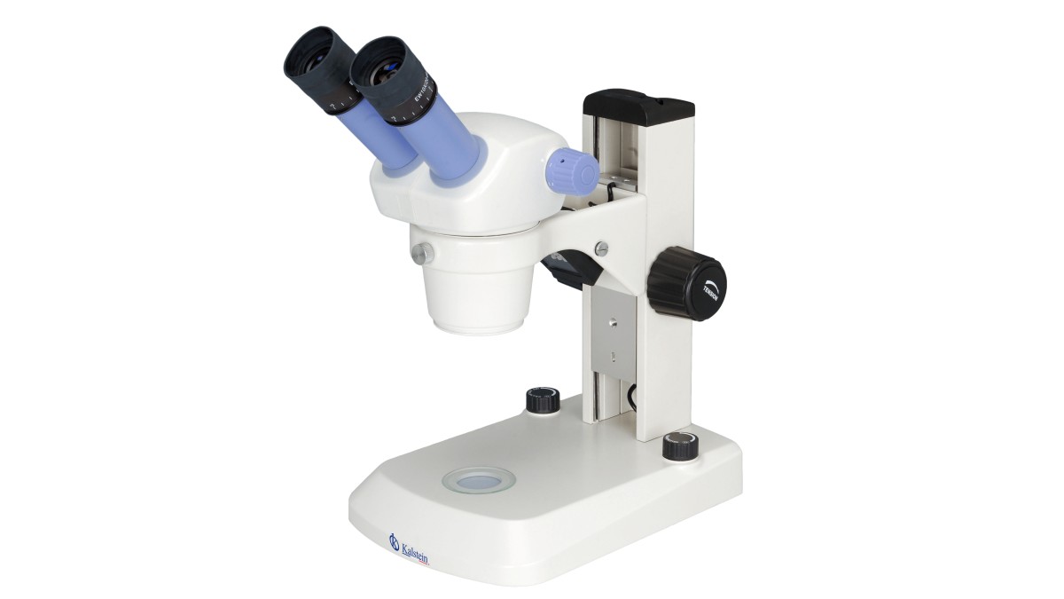 Practical Use of the YR0253 Trinocular Microscope in Laboratories